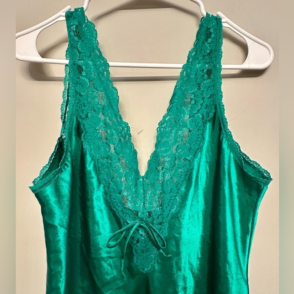 Vintage 80s/90s Emerald Satin Chemise with Lace Detail Large - Picture 5 of 7